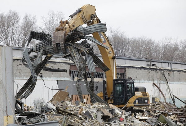 Gull Road Cinema 5 - DEMOLITION PHOTOS FROM MLIVE (newer photo)